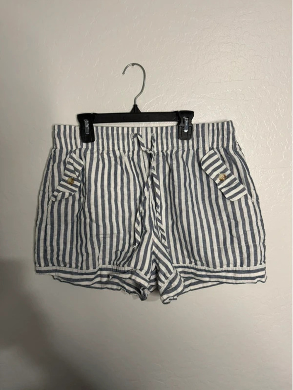 Up west Women's Medium pinstripe lined shorts linen